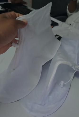 Reusable Waterproof Shoe Covers – Portable, Non-Slip, Easy-to-Wear Rain Protection